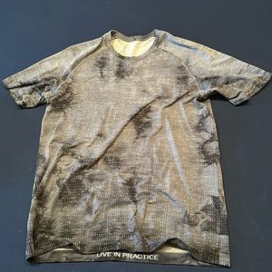 Grey and Black Lululemon T shirt Size S